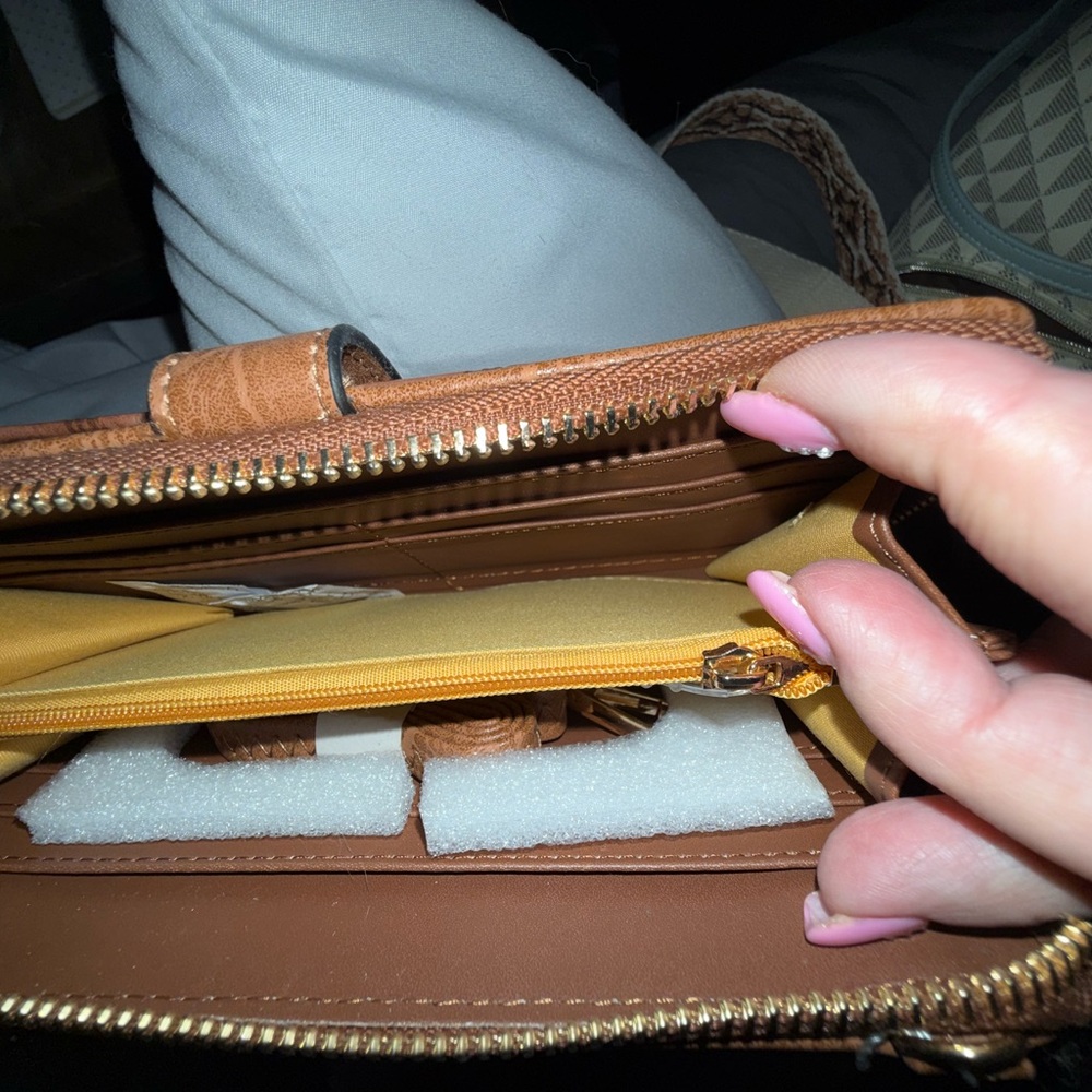 Embossed Leather Wallet - Tan - Picture 2 of 3